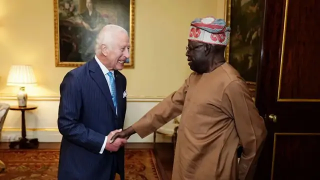 Foto Onyeisiala Tinubu na Eze Charles ka ha na-ekwe n'aka