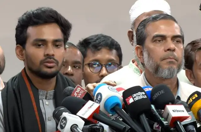 ইসির সাথে বৈঠক শেষে সাংবাদিকদের ব্রিফিং করেন জামায়াত ও এনসিপির নেতারা