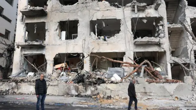 Complejo de edificios bombardeado