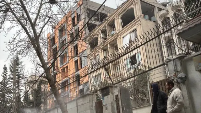 ساختمان هدف گرفته شده در کوچه زمانی خیابان بهار جنوبی بلوار کاوه