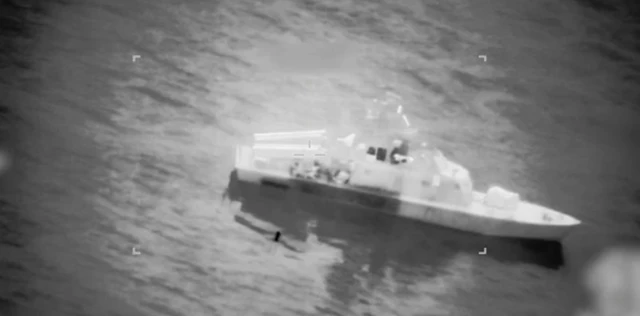 امریکی سینٹرل کمانڈ نے ان کشتیوں کے دھماکے کی فوٹیج جاری کی