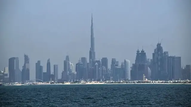 شرکت هواپیمایی کی‌ال‌ام همه پروازها به دبی را تا ۲۸ مارچ لغو کرد