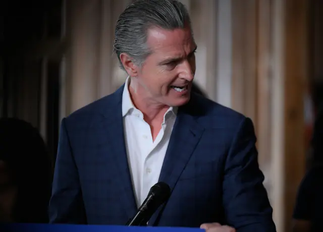 Thống đốc bang California Gavin Newsom
