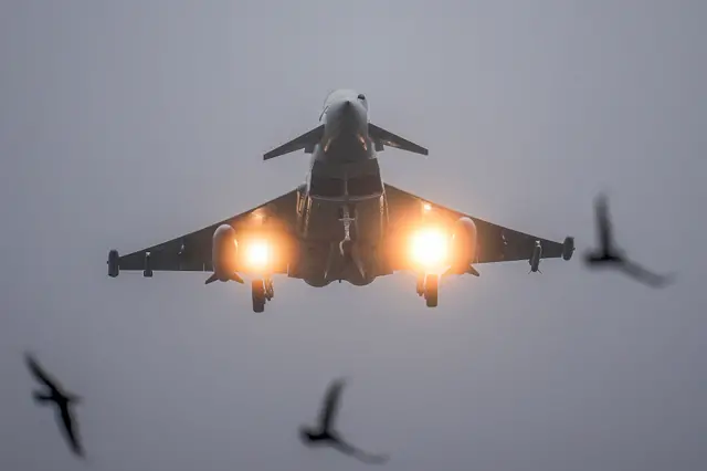 صورة بتاريخ 19 فبراير/ِِشباط 2026 لطائرة من طراز تايفون، التابعة لسلاح الجو الملكي البريطاني.