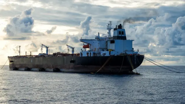 Bumwe mu mato y'Uburusiya atwara ibitoro bwafatiriwe mu nyanja