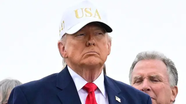 डोनाल्ड ट्रंप