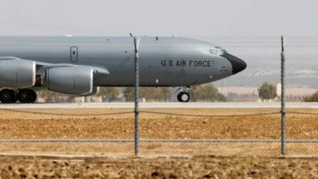 Olayda yer alan uçak türü olan KC-135 Stratotanker yakıt ikmal uçağının arşiv fotoğrafı