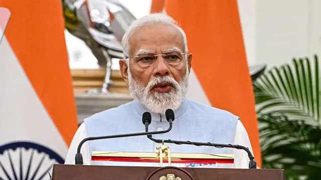 नरेंद्र मोदी