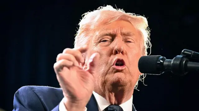 டொனால்ட் டிரம்ப்