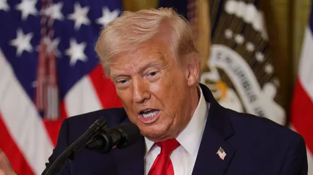 डोनाल्ड ट्रंप