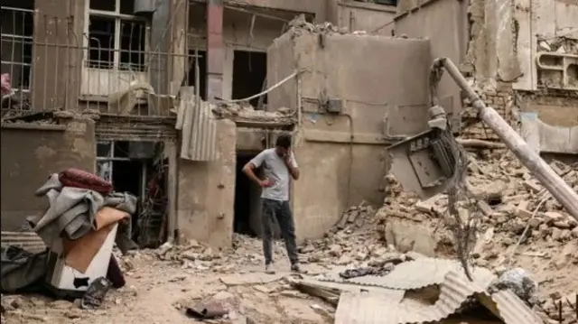 آثار قصف في طهران