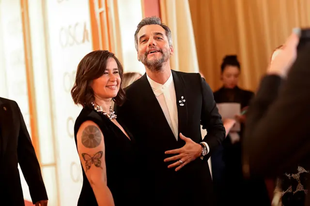 Wagner Moura e Sandra Delgado