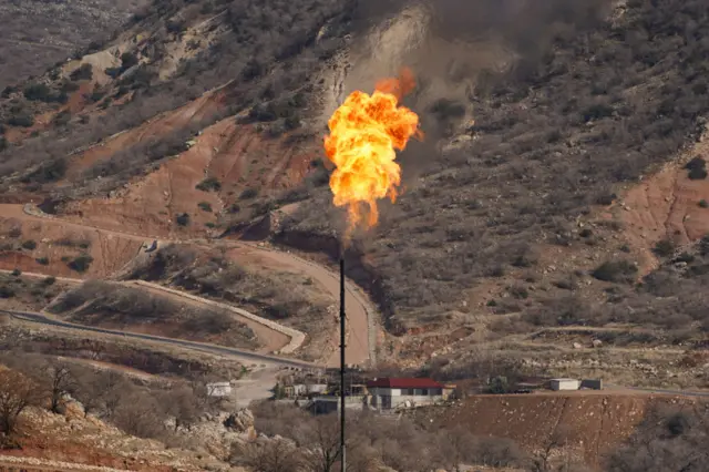 Irak'ta bir petrol sahası görüntüsü. 2 Mart 2025