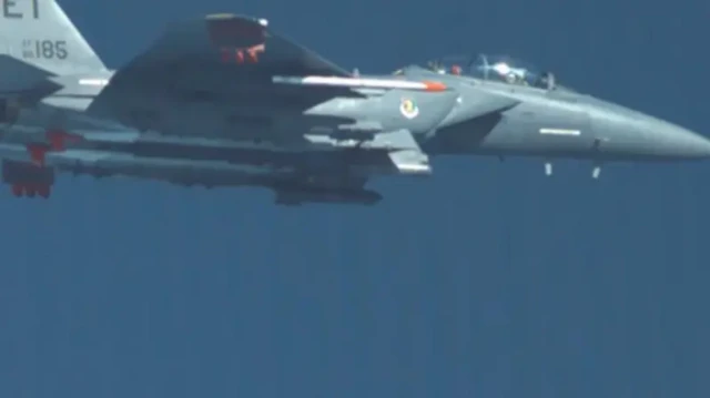 Bom xuyên boongke GBU-72 có thể được sử dụng trên chiến đấu cơ F-15E Strike Eagle