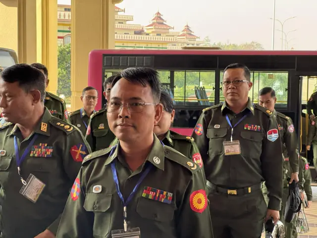 အမျိုးသားလွှတ်တော်အမတ်အဖြစ် ကျမ်းကျိန်ကြမယ့် တပ်မတော်သားလွှတ်တော်ကိုယ်စားလှယ်တွေကို မတ်လ ၁၈ ရက် မနက်ခင်းမှာ မြင်တွေ့ရတာဖြစ်ပါတယ်