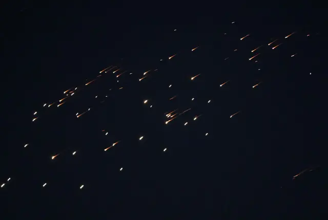 Tên lửa Iran phóng về phía Israel vào rạng sáng 18/3