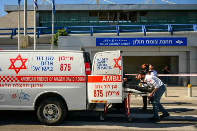 يأتي ذلك عقب ضربات إيرانية خلال الليل أسفرت عن مقتل رجل وامرأة في السبعينيات من العمر في تل أبيب.