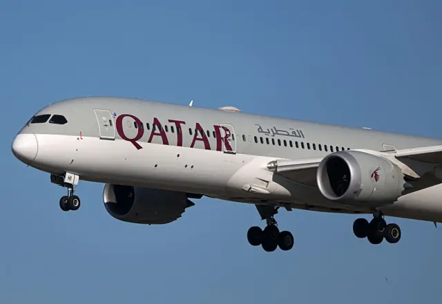 Самолет Qatar Airways