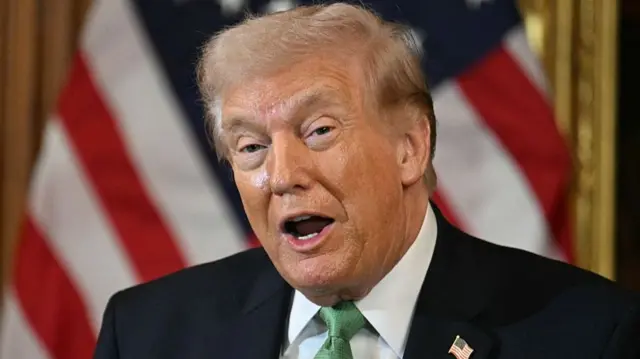 डोनाल्ड ट्रंप