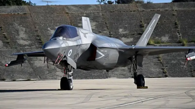 Истребитель F-35 на авиабазе Королевских ВВС «Акротири» на Кипре