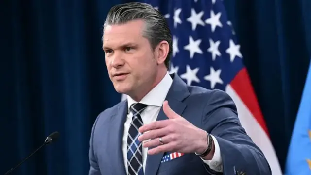 Pete Hegseth mu kiganiro n'abanyamakuru ku wa kane i Washington