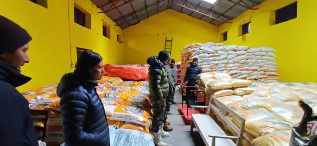 अनुगमन गर्दै प्रमुख जिल्ला अधिकारी