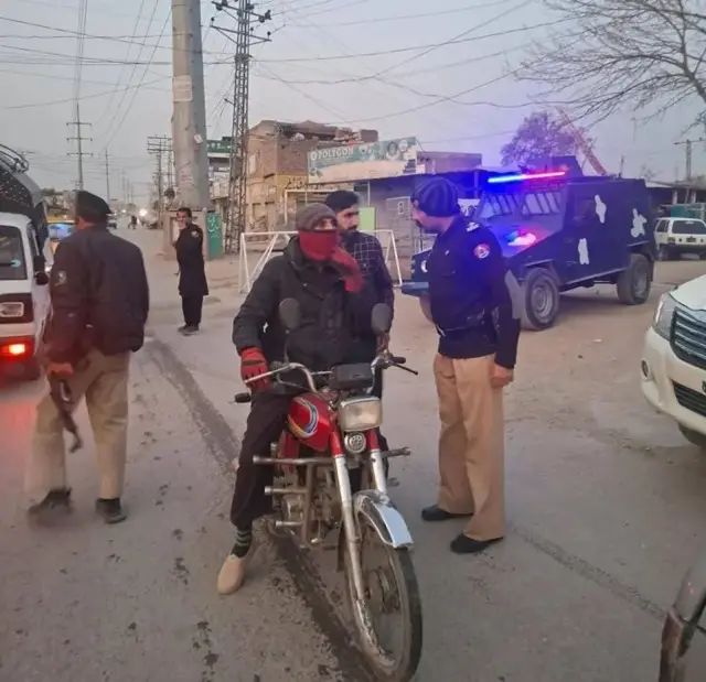 عملیات پولیس در ایالت خیبرپختونخواه، پاکستان برای بازداشت مهاجرین افغان