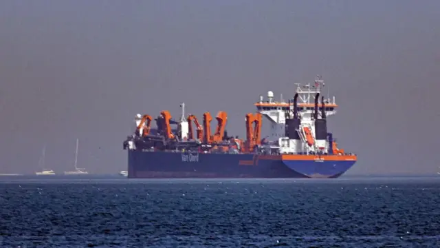 තෙල් නැවක ඡායාරූපයකි