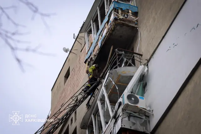 балкон жилой девятиэтажки в Шевченковском районе Харькова