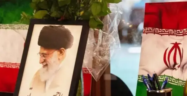 Портрет Хаменеи