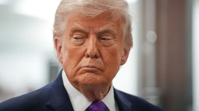 डोनाल्ड ट्रंप