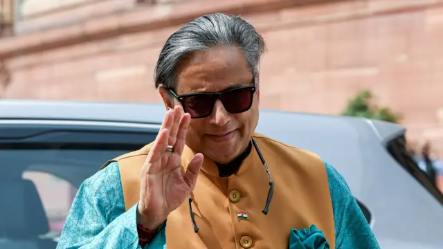 शशि थरूर