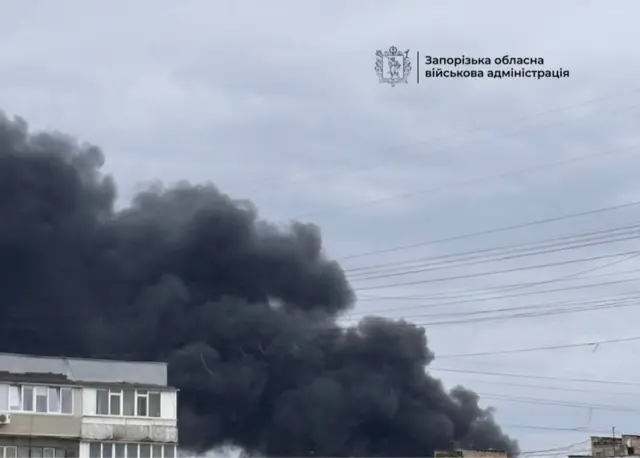 Областная администрация опубликовала фото пожара, сообщая о новых ударах по Запорожью