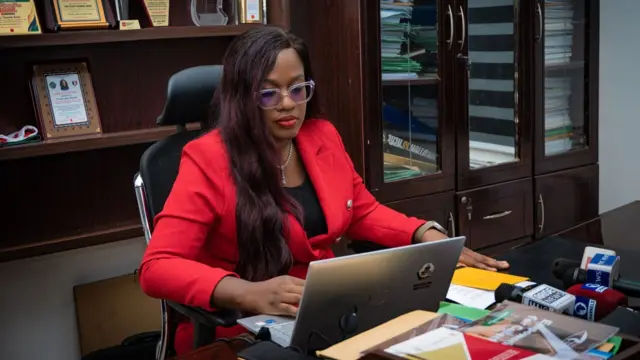 Chiamaka Nnake bụ nwaanyị mbụ ga-eji ọkwa odeakwụkwọ gọọmenti Anambra steeti