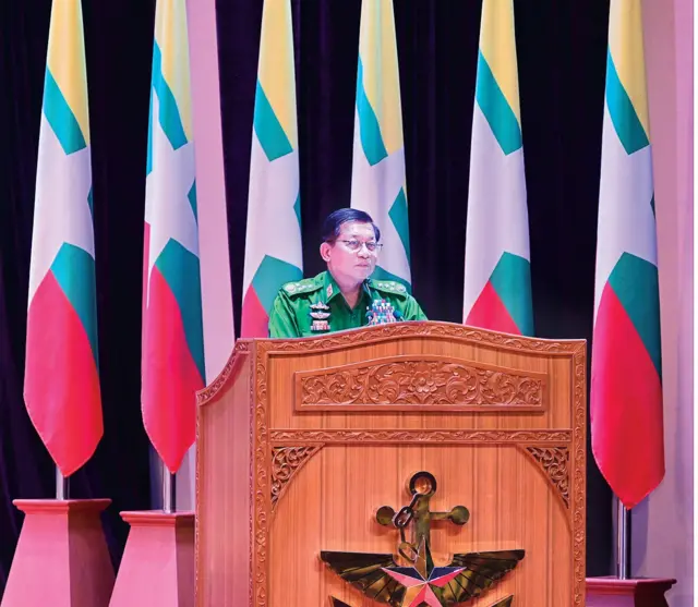 စစ်ခေါင်းဆောင် ဗိုလ်ချုပ်မှူးကြီး မင်းအောင်လှိုင်