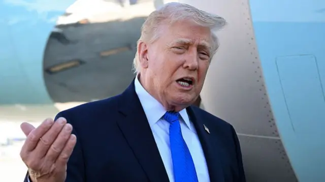 डोनाल्ड ट्रंप