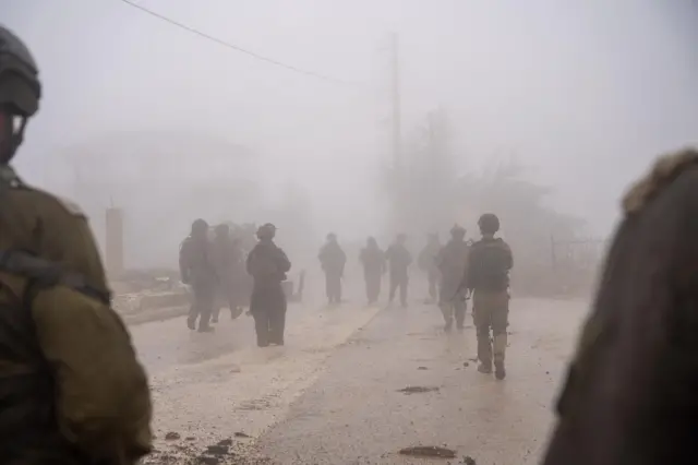 جانب من نشاط لجنود في الجيش الإسرائيلي في جنوب لبنان