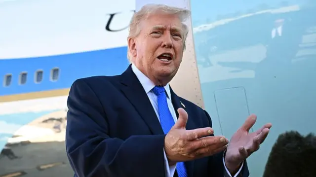 डोनाल्ड ट्रंप