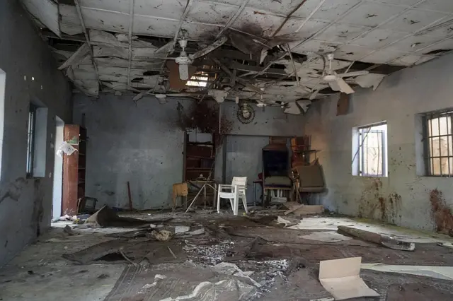 Foto e ji kọwa akụkọ a bụ foto ebe ụlọụka ndị Islam dị n'ahịa Gamboru na Maiduguri na Dizemba 25, 2025, n'akụkụ ugwu n'Ọwụwa anyanwụ nke gburu mmadụ asaa