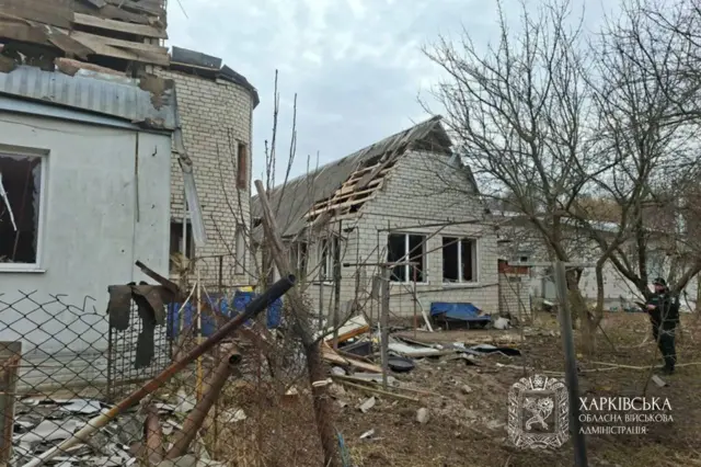 поврежденные дома в городе Дергачи