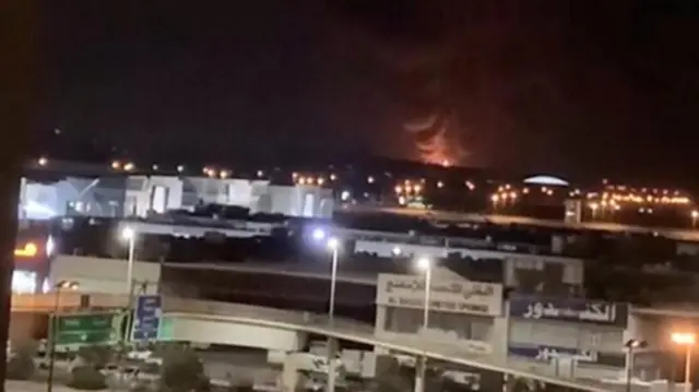 ড্রোন হামলায় কুয়েত আন্তর্জাতিক বিমানবন্দরে আগুন
