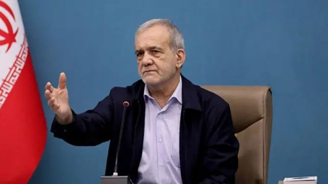 இரான் அதிபர் மசூத் பெஷெஷ்கியன்