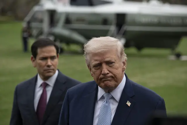 အမေရိကန်သမ္မတထရမ့်နဲ့ နိုင်ငံခြားရေးဝန်ကြီး (ပုံဟောင်း)