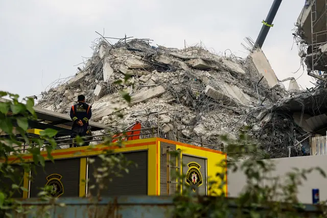 မြန်မာလုပ်သားတွေသေဆုံးခဲ့တဲ့ ထိုင်းနိုင်ငံ၊ဘန်ကောက်မြို့က ၃၄ ထပ်ပြိုကျ အဆောက်အဦ ပုံဟောင်း)