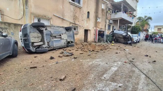 Viidiyoon tajaajilli hatattamaa yeroo balaa Israa'el  irraa argame akka agarsiisutti ganama har'aa Kafr Qasim keessatti miidhaan gaheera