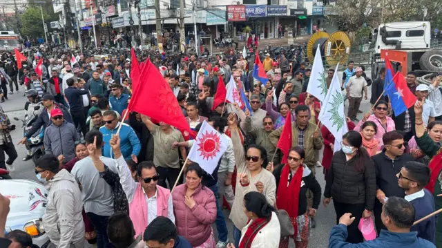 केपी शर्मा ओलीलाई पक्राउ गरिएको विरोधमा पोखरामा विरोध प्रदर्शन