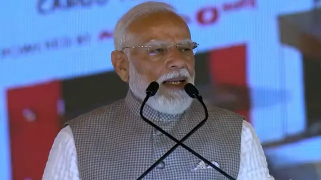 नरेंद्र मोदी