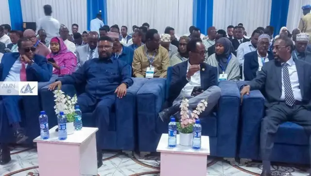 Munaasabada dhaarinta xildhibaanada Koonfur Galbeed