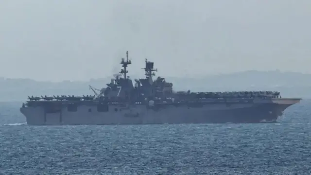 د USS Tripoli امفیبیوس (د وچې او اوبو ګډو عملیاتو) بریدګره بېړۍ، مارچ په ۱۷مه