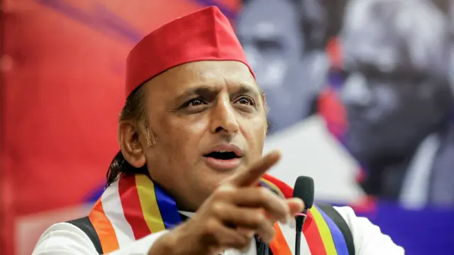 अखिलेश यादव